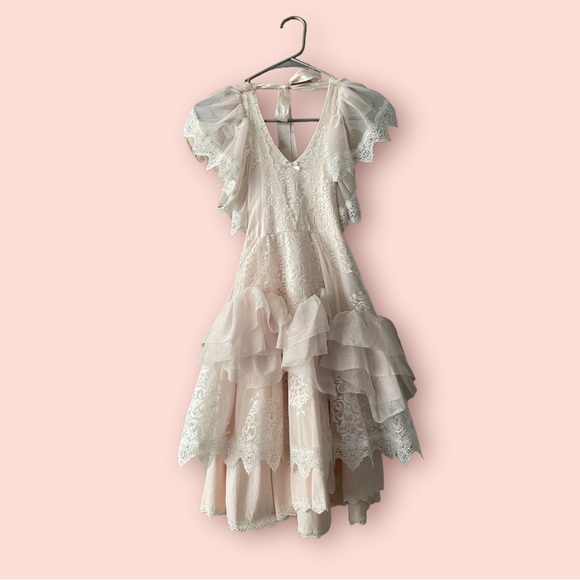 dressing gown with lace 1910s Cotton Lace Dressing Gown with Silk Ribbons [xs/sm/med] – Demetra  Vintage main image 1
